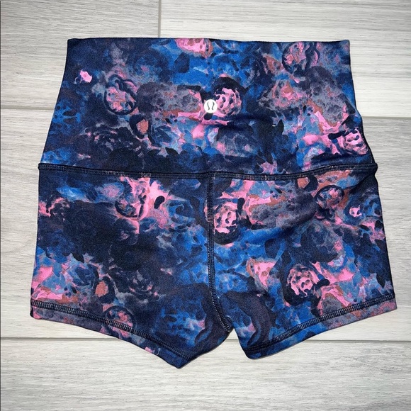 lululemon HR wunder under 2.5 shorts - Picture 2 of 2